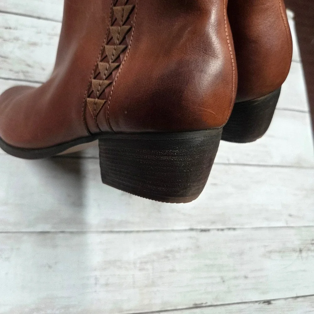 Clarks boots have